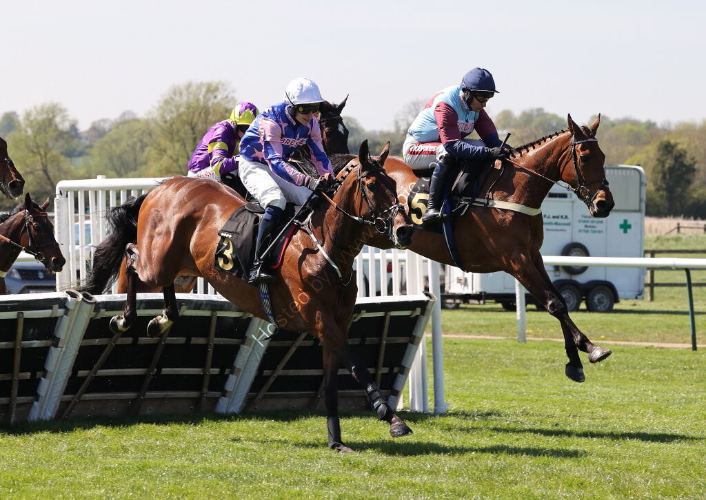 Charlie Wilson Memorial Maiden Hurdle