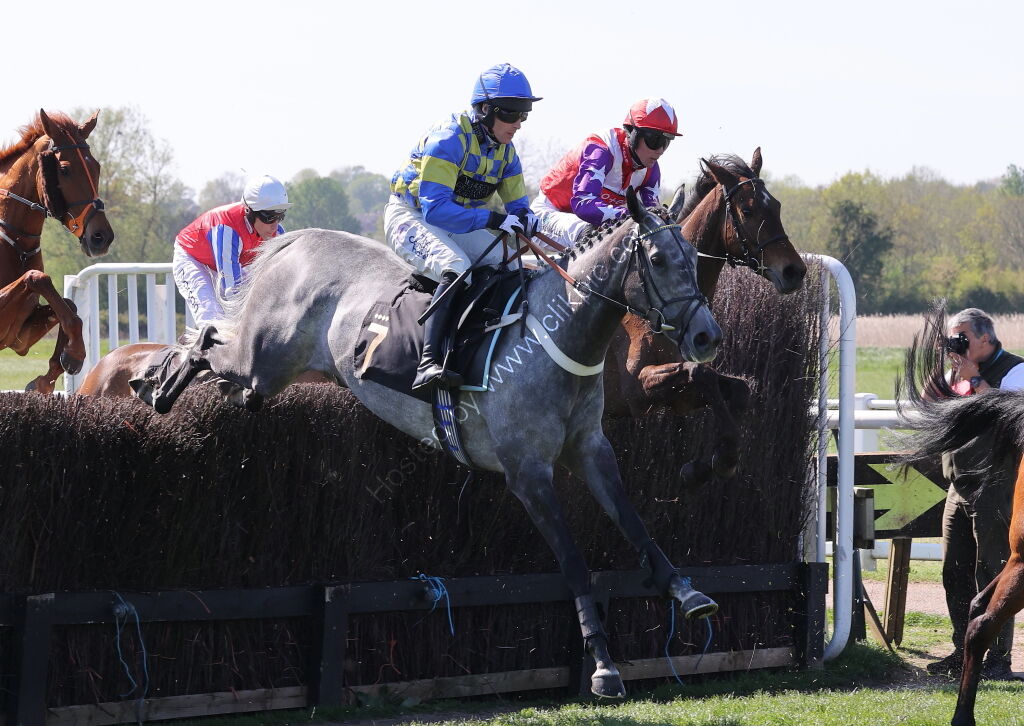 Sporting Agenda Challenger Series Mares' Chase Final