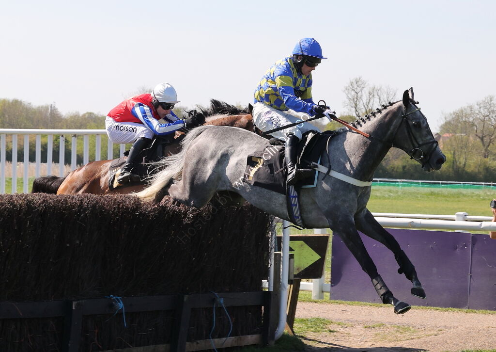 Sporting Agenda Challenger Series Mares' Chase Final
