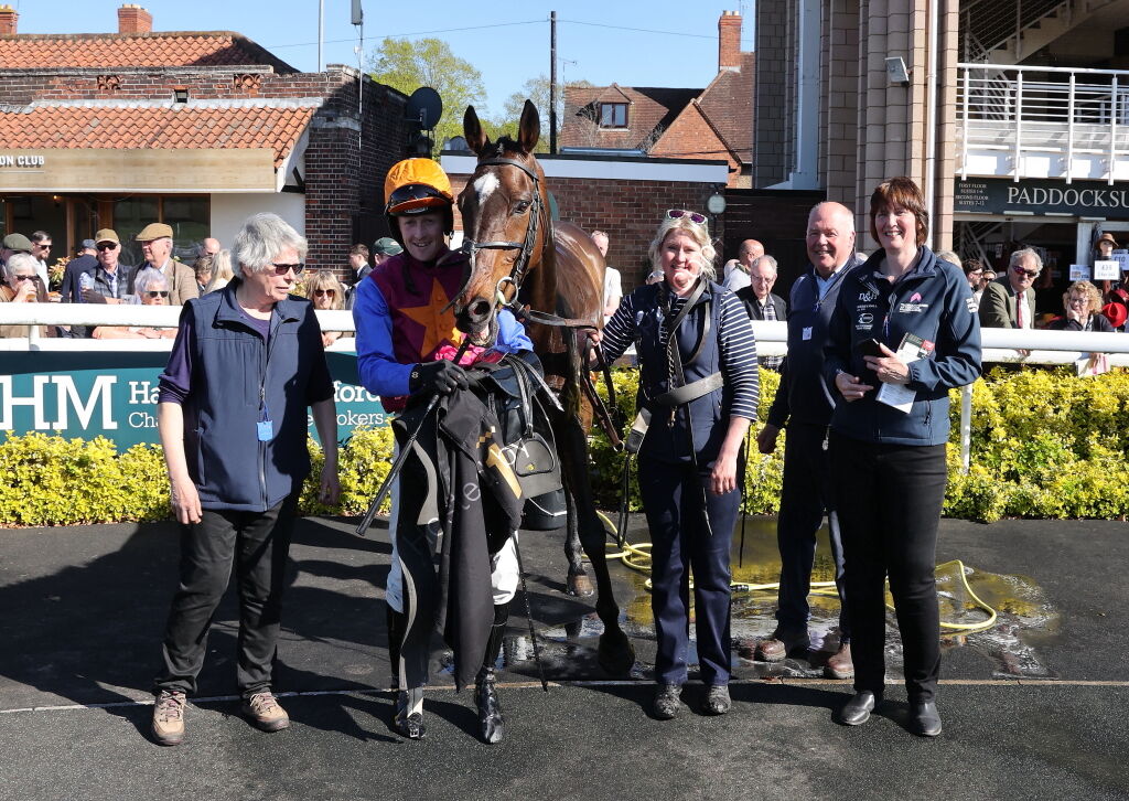 Molly Ollys Charity Handicap Hurdle