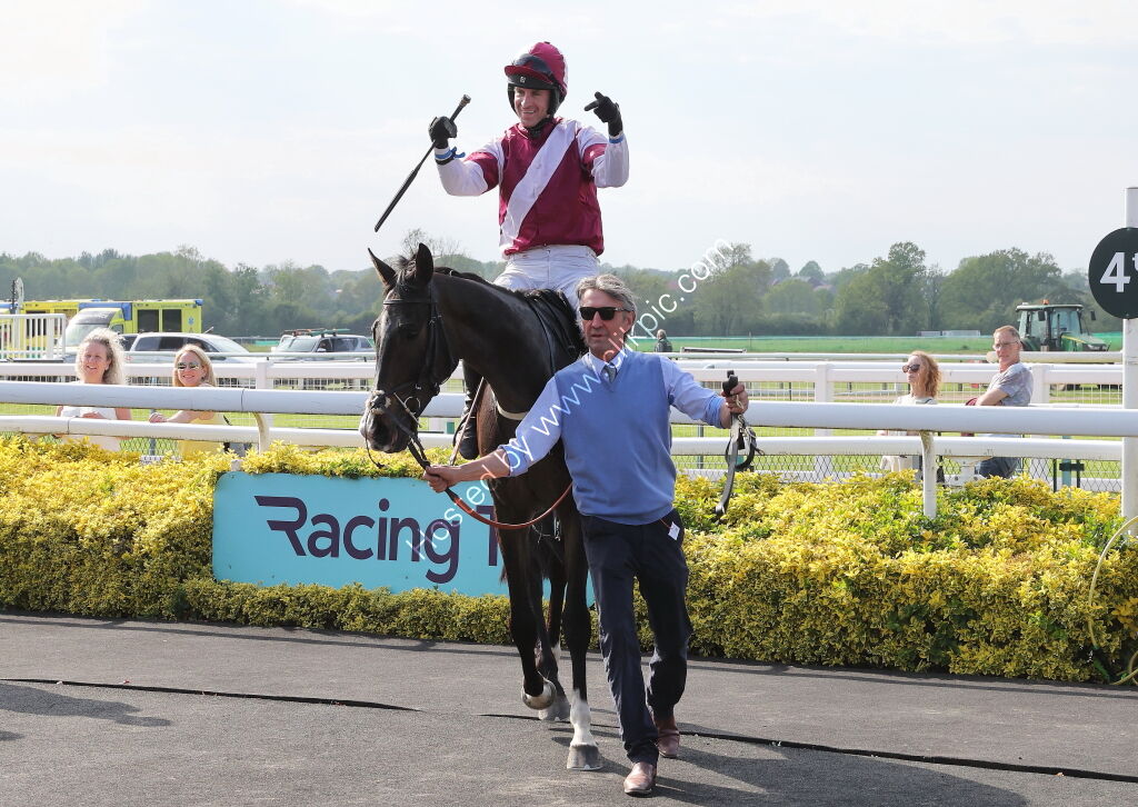 Connolly's Red Mills Open Hunters' Chase