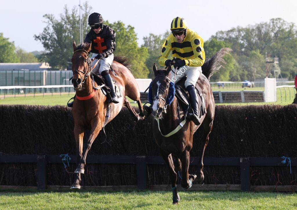 Jonathan Neesom Open Hunters' Chase
