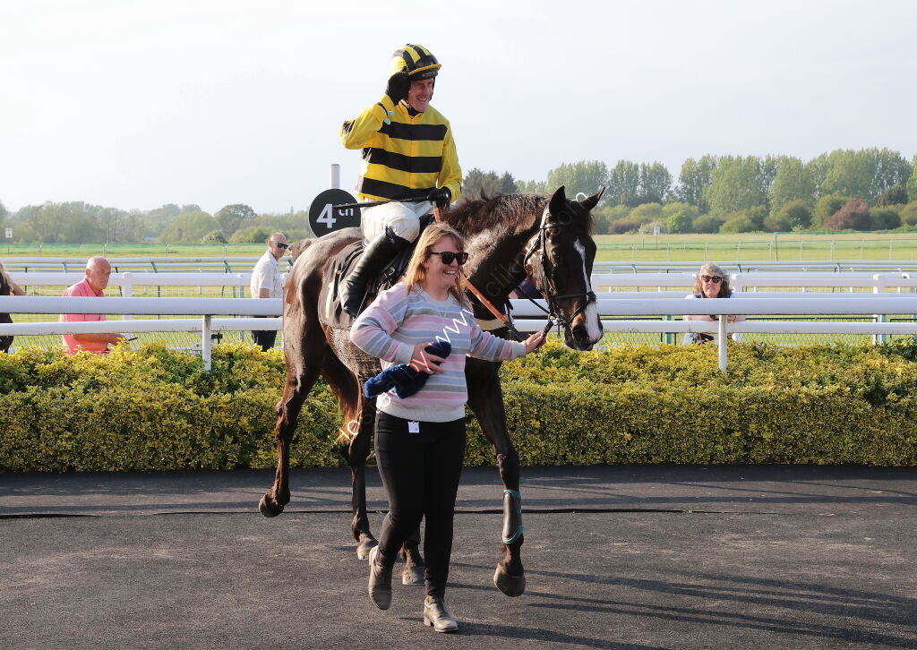 Jonathan Neesom Open Hunters' Chase