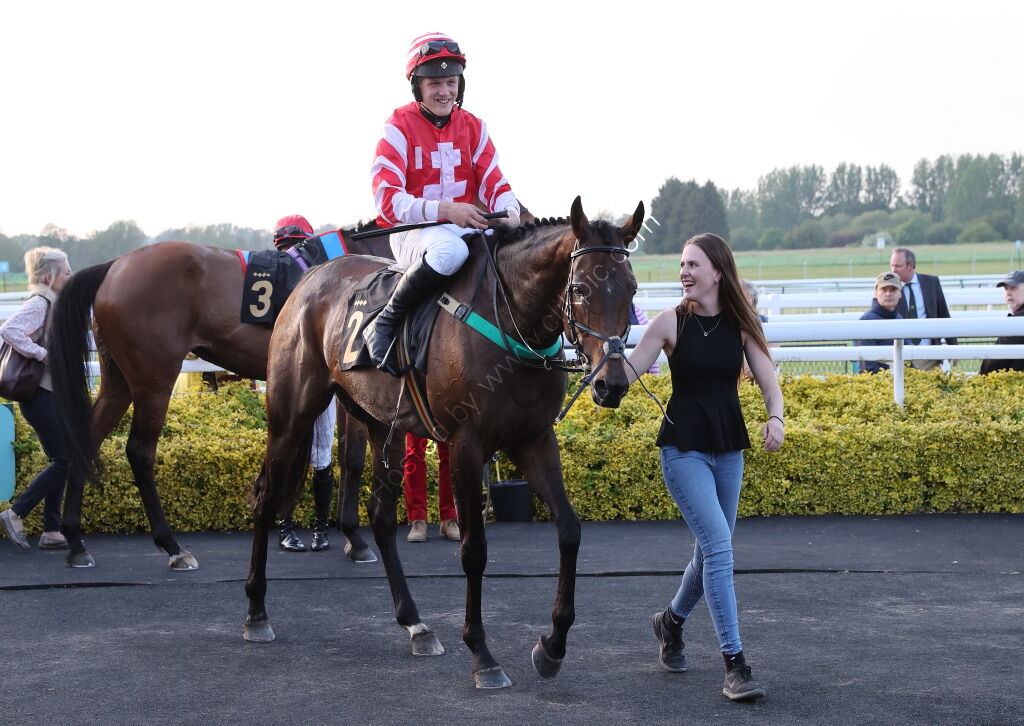 Natural Green Mares' Open Hunters' Chase