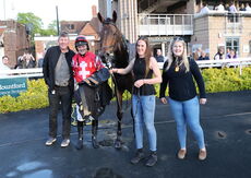 Natural Green Mares' Open Hunters' Chase