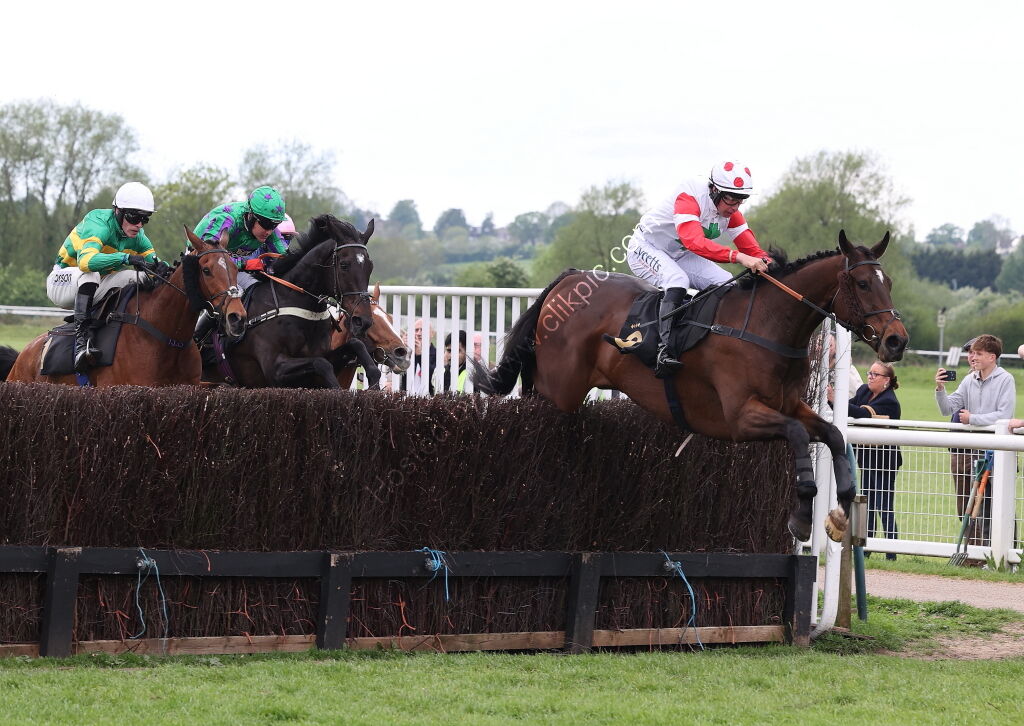 M & T Solicitors In Warwick Handicap Chase