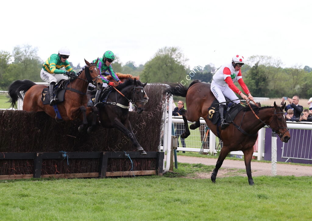 M & T Solicitors In Warwick Handicap Chase