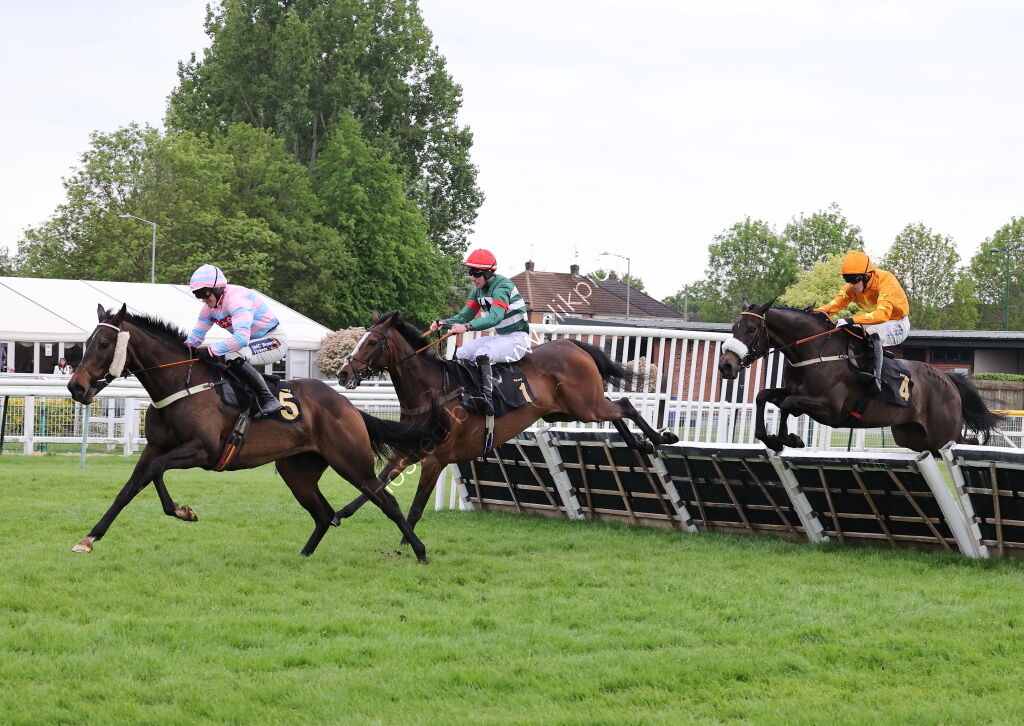 Racing To School Mares' Handicap Hurdle