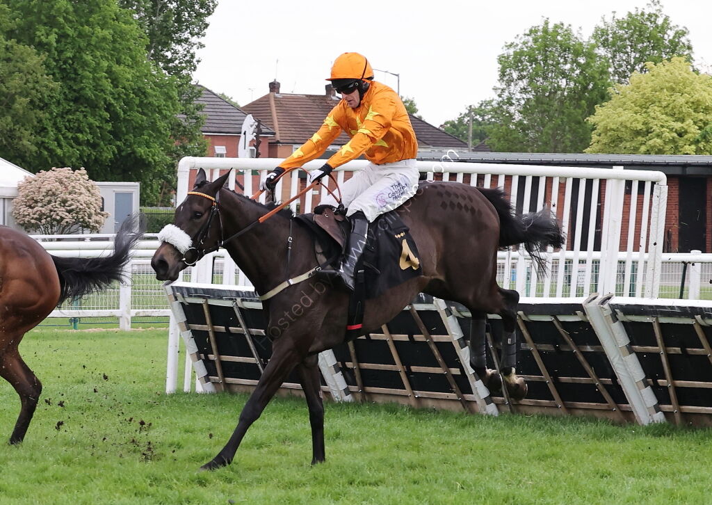 Racing To School Mares' Handicap Hurdle