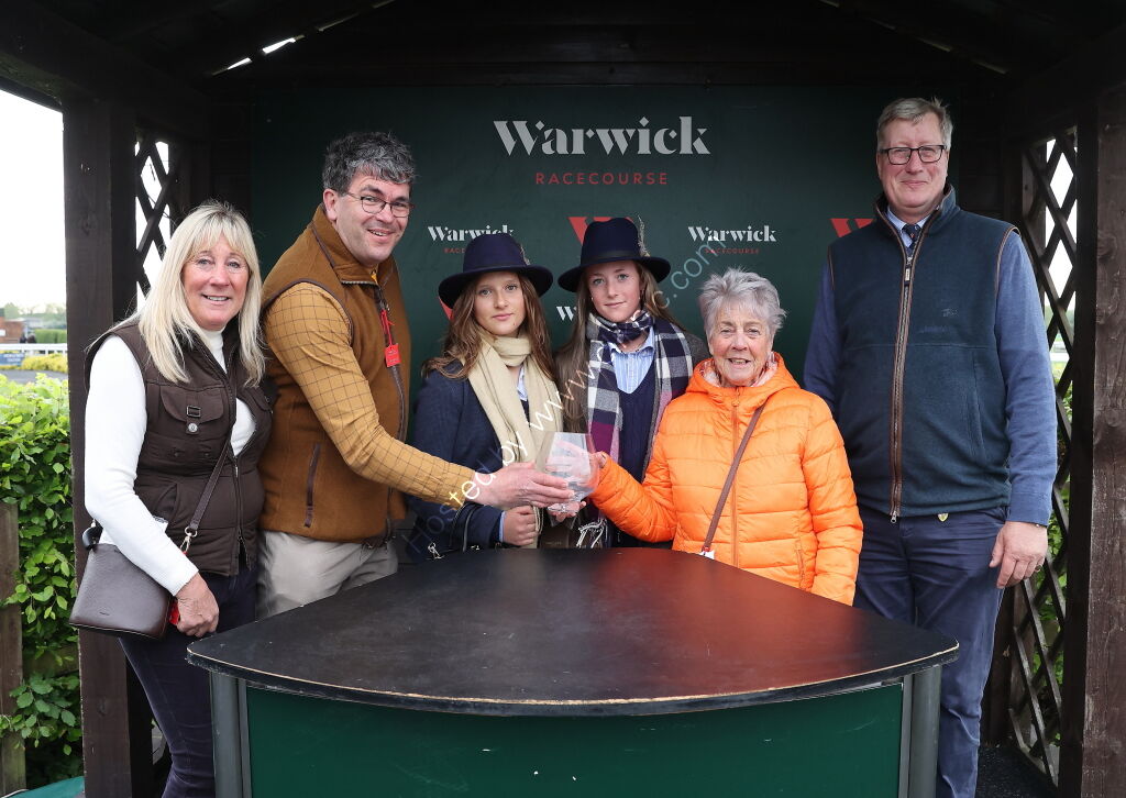 Racing To School Mares' Handicap Hurdle
