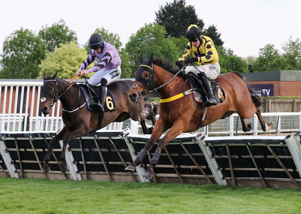 Mike Mohan's 60th Birthday "NH" Maiden Hurdle