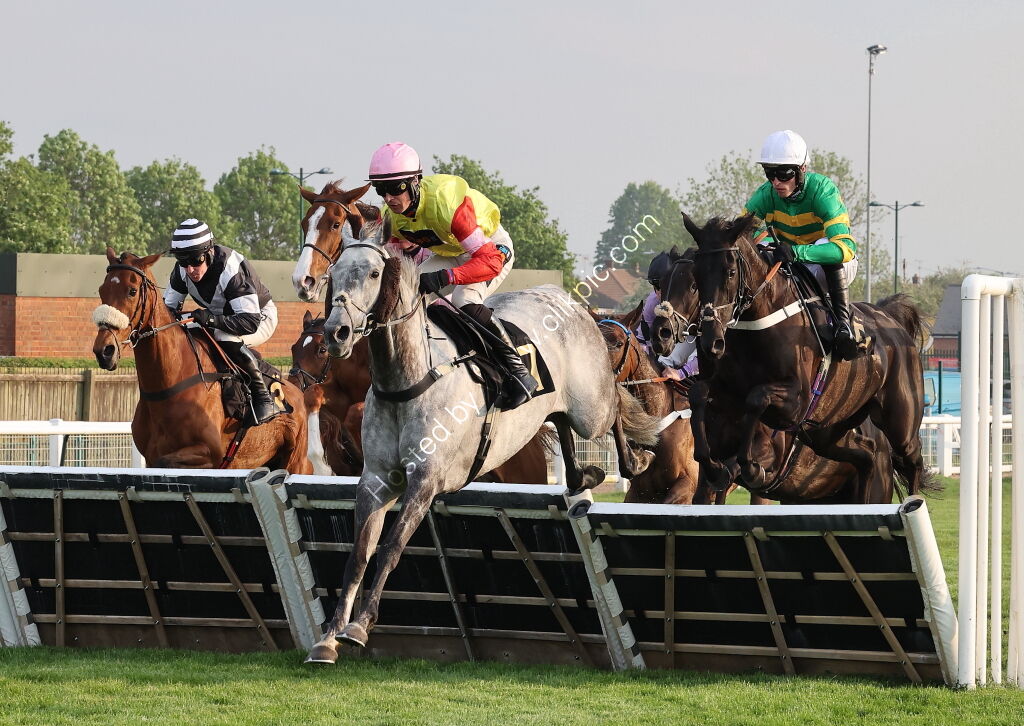 Lewis Badges 1832 Handicap Hurdle