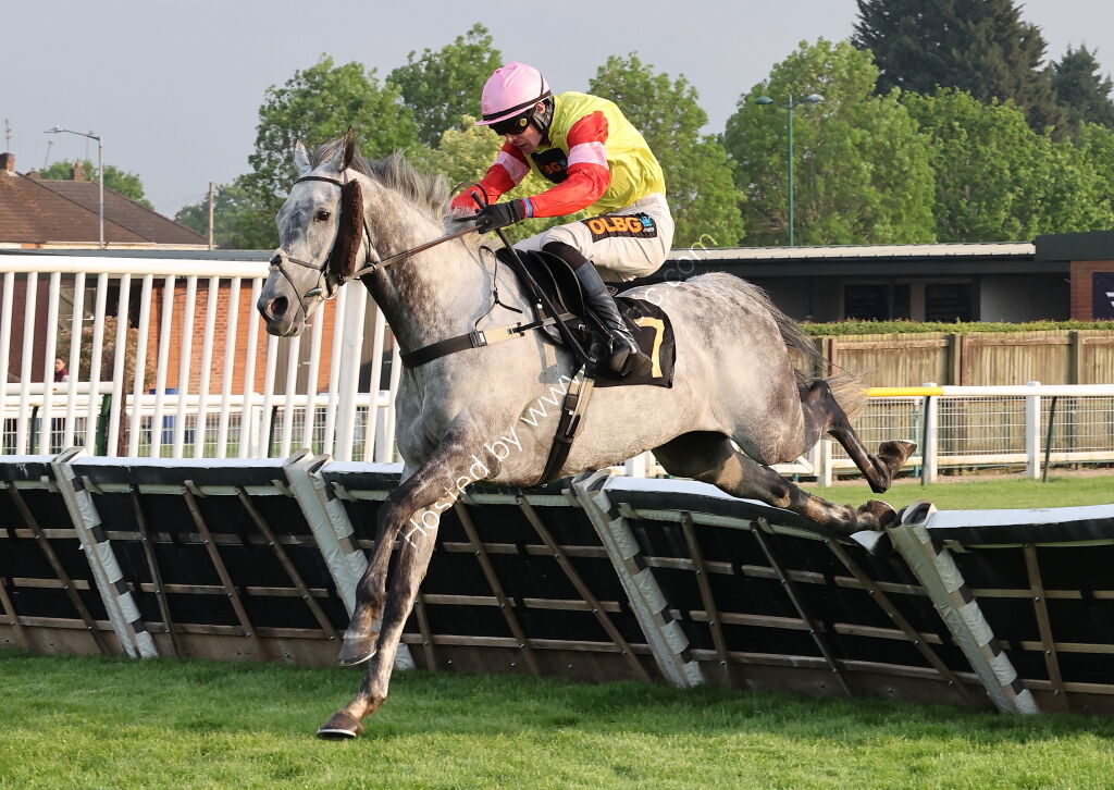 Lewis Badges 1832 Handicap Hurdle