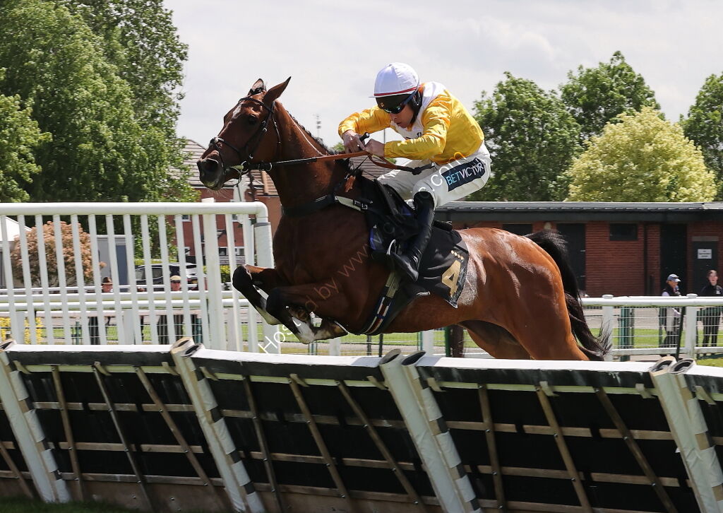 Hazelton Mountford Insurance Brokers Maiden Hurdle
