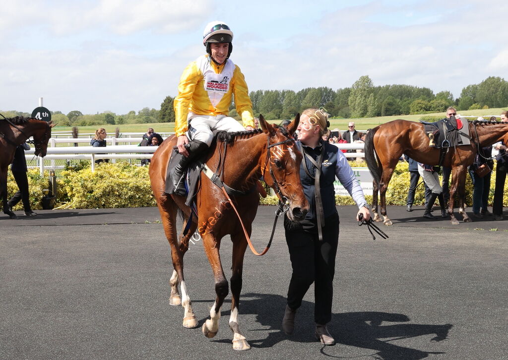Hazelton Mountford Insurance Brokers Maiden Hurdle