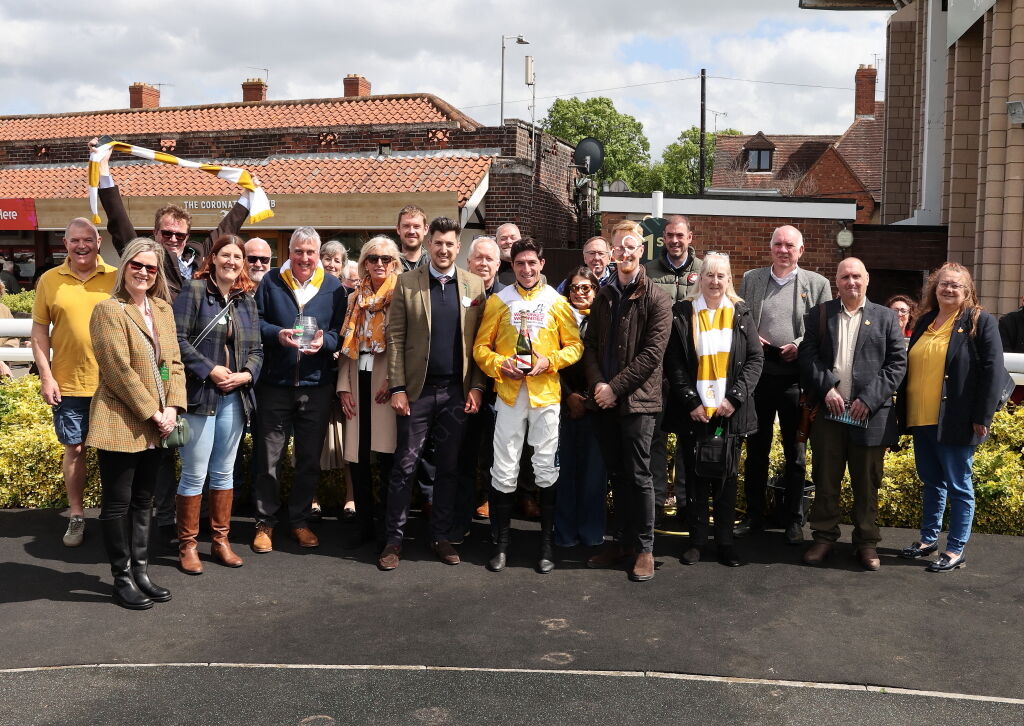 Hazelton Mountford Insurance Brokers Maiden Hurdle