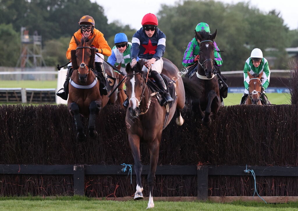 Taylor Wimpey Handicap Chase