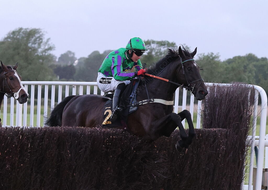 Taylor Wimpey Handicap Chase