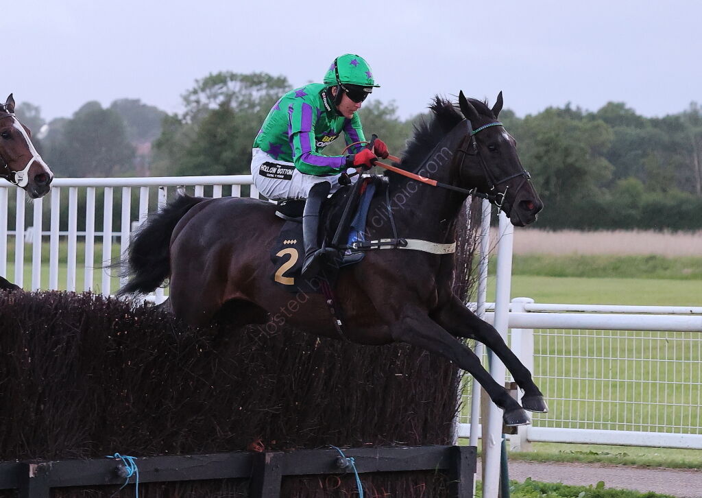 Taylor Wimpey Handicap Chase