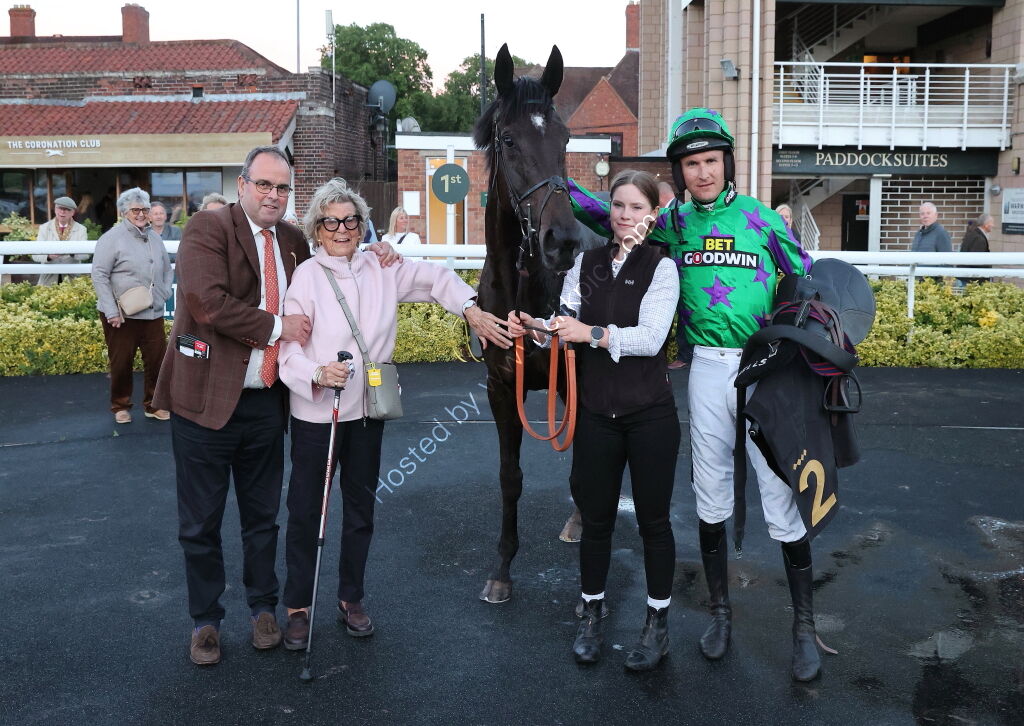 Taylor Wimpey Handicap Chase