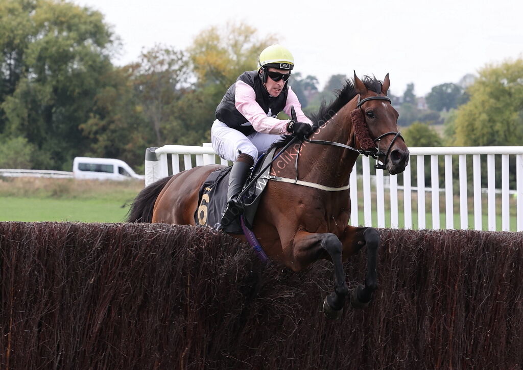 Molson Coors Con Jockeys' Handicap Chase