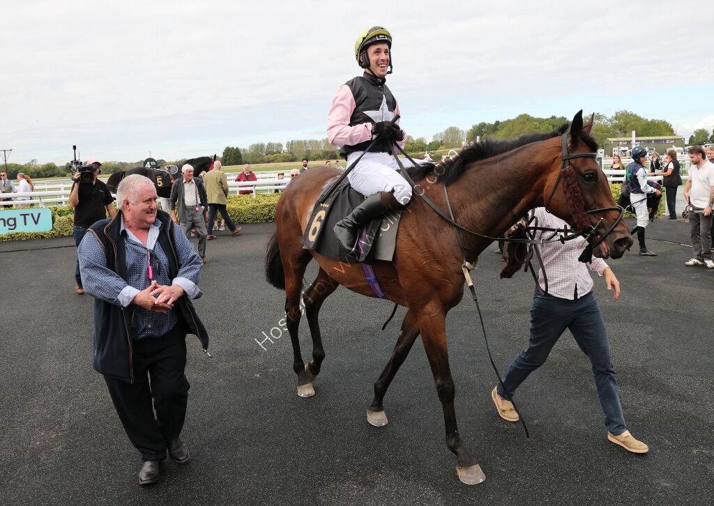 Molson Coors Con Jockeys' Handicap Chase