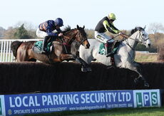 Racing TV Mares' Nov H'cap Chase.