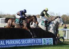 Racing TV Mares' Nov H'cap Chase.