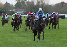 Racing TV Mares' Nov H'cap Chase.