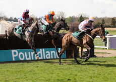 Racing Tv Mares' Nov H'cap Chase.