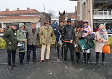 Racing Tv Mares' Nov H'cap Chase.
