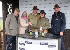 Racing Tv Mares' Nov H'cap Chase.