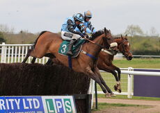 Racing TV Novices' H'cap Chase