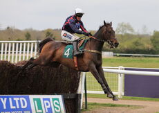 Racing TV Novices' H'cap Chase
