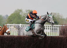 Poundland Novices H'cap Chase.