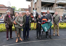 Poundland Novices H'cap Chase.