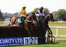 Poundland Novices H'cap Chase.