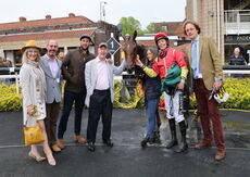 Poundland 'Mares' Handicap Hurdle.