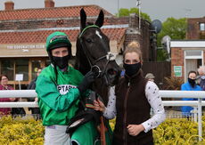 Feldon Dunsmore Carnival Handicap Hurdle
