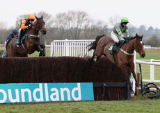Racing TV Novices' H'cap Chase