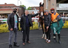 Racing TV .com Nov H'cap Hurdle.