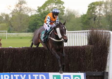 South West Syndicate Nov H'cap Chase.