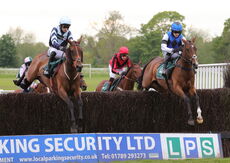 South West Syndicate Nov H'cap Chase.
