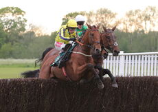 Racing TV H'cap Chase.