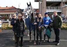 Racing TV Novices' Hurdle