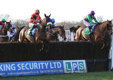 Paddy Power Warwick Castle H'cap Chase.