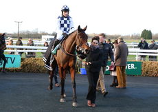 Paddy Power Warwick Castle H'cap Chase.