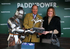 Paddy Power Warwick Castle H'cap Chase.