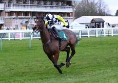 Gold Bullion (Harry Cobden)