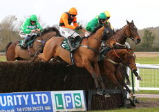 South West Syndicate Nov H'cap Chase.